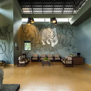 Resort The Mountain Courtyard, Thekkady