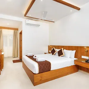 Lincoln Square Thekkady